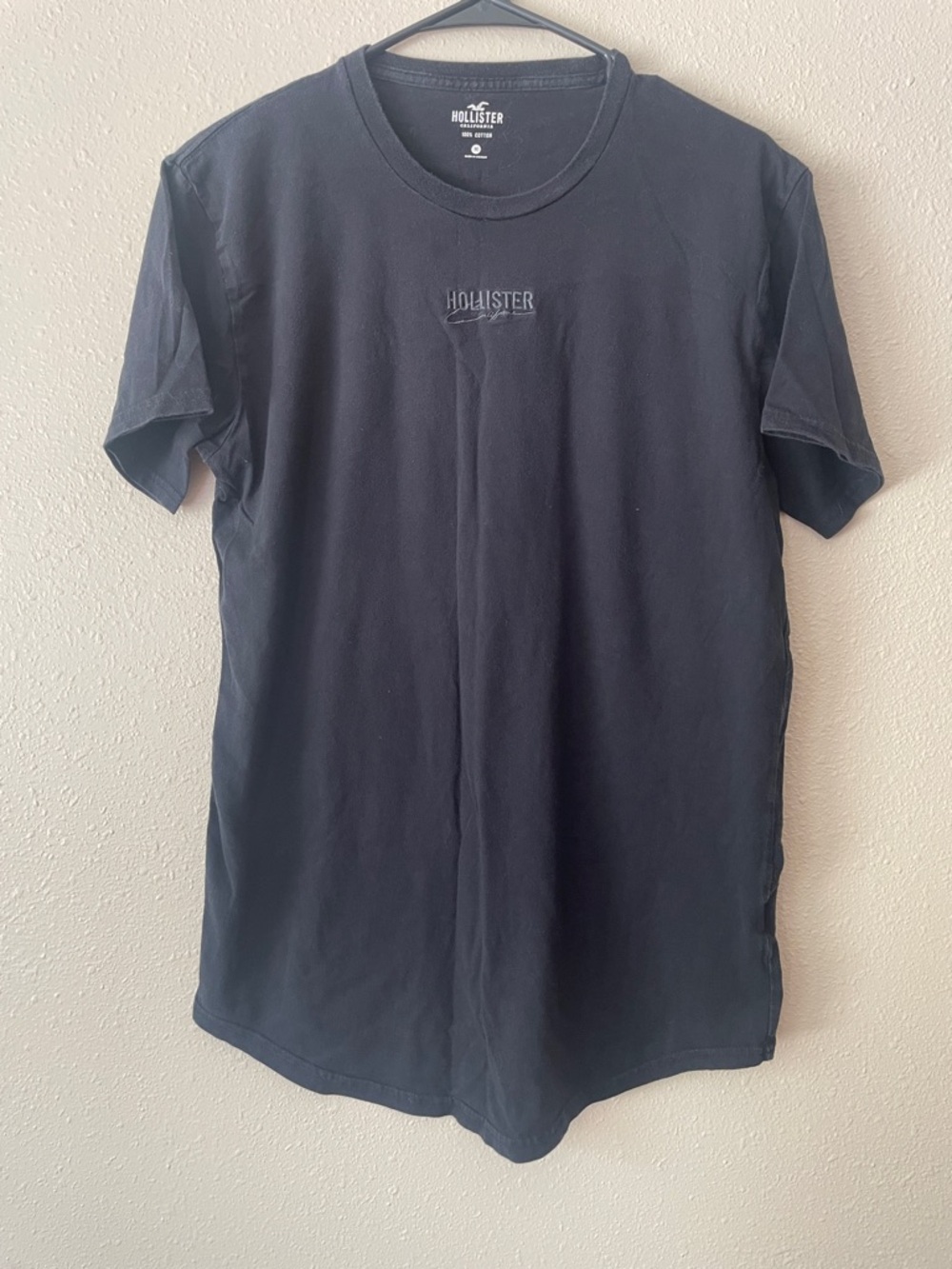 Hollister Men's Black Short Sleeve Crewneck Tee